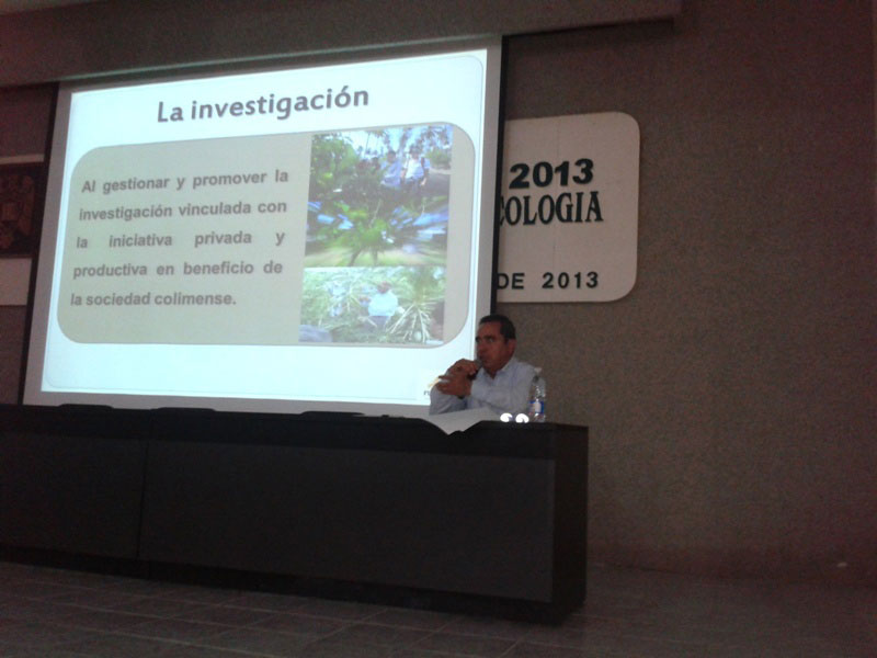 Facultad de Psicología de la Universidad de Colima, su presidente, Carlos Salazar Silva